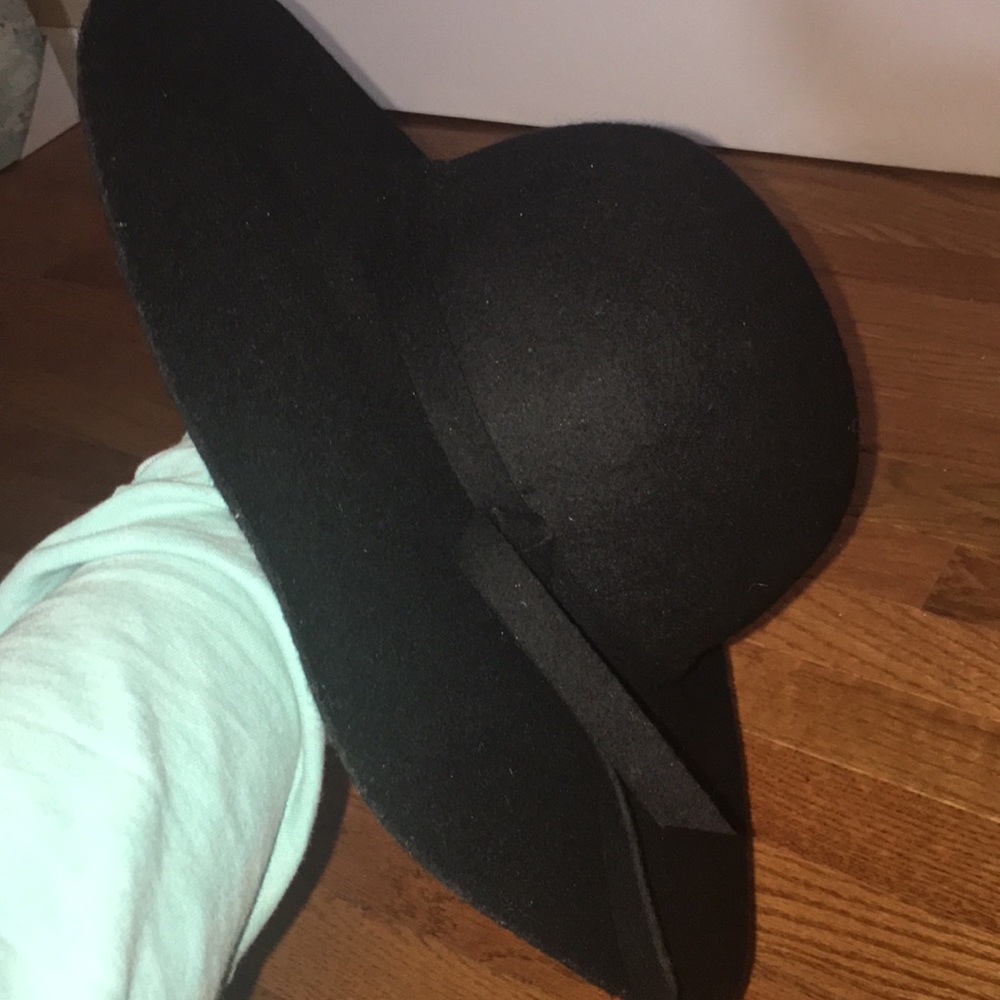 Black wide brim hat - PERFECT FOR FESTIVALS
